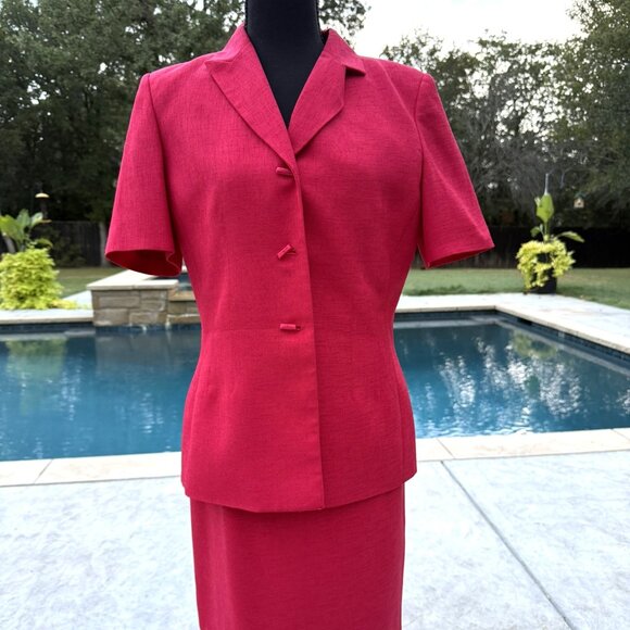 Kasper 2-piece Skirt Suit Set with Short Sleeves. Both are fully lined. - Size 8 - Picture 1 of 3